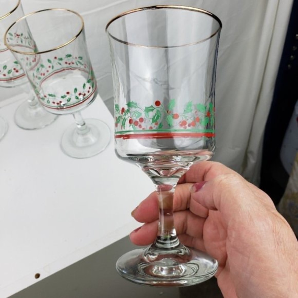 Arby's 1986 Christmas Collection Wine Glasses 4
